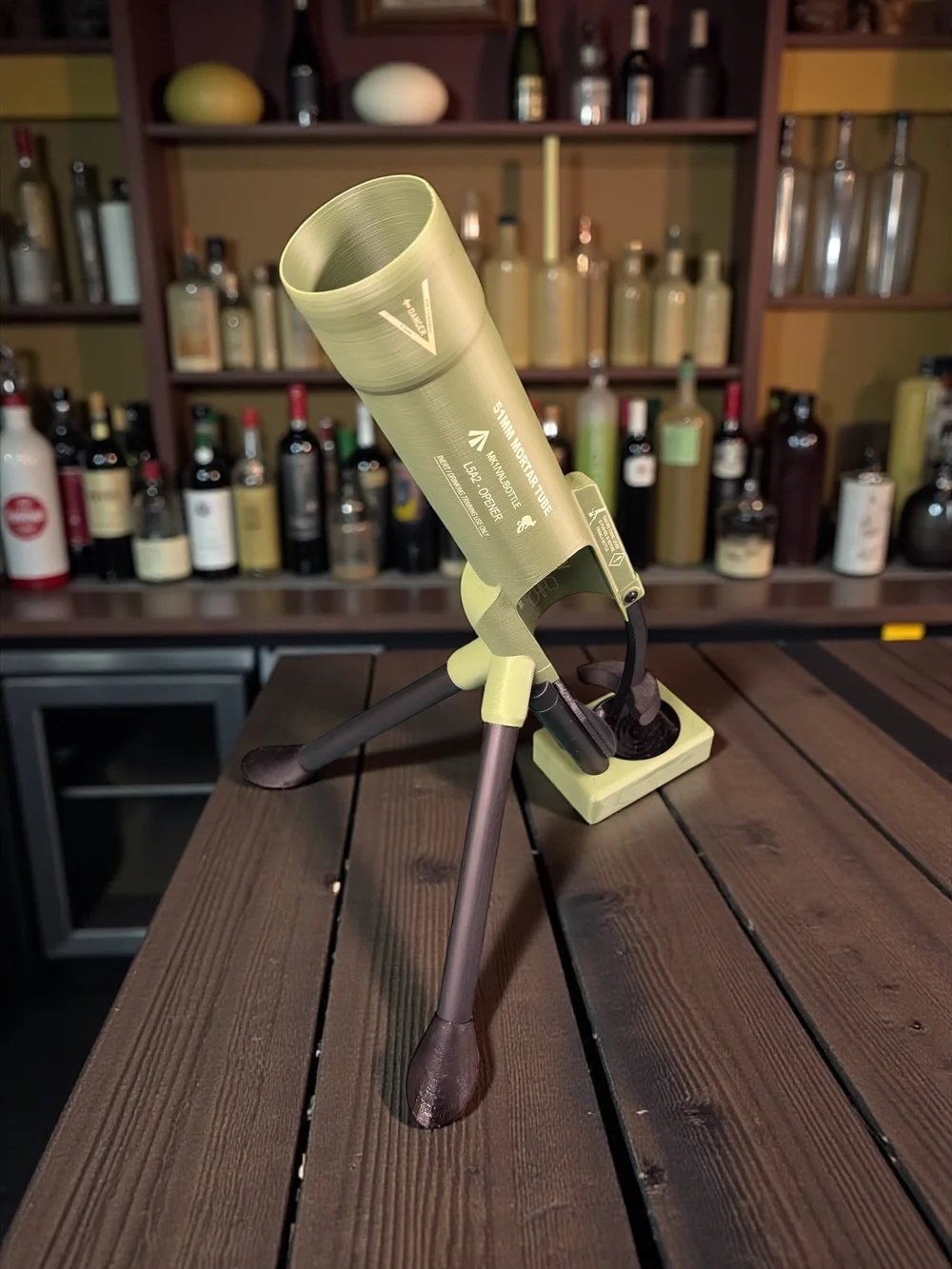 🚀 51mm Beer Bottle Mortar Bottle Opener 🍻– Novelty Cap-Launching Desk & Bar Accessory