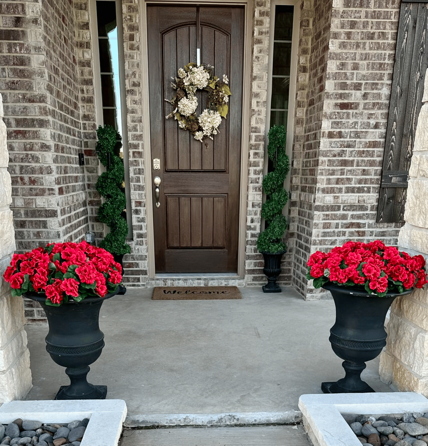 🌸 Lush, UV-Resistant Artificial Geraniums