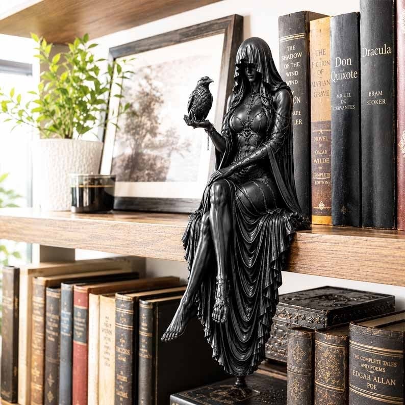 🖤 Gothic Raven Shelf Sitter Statue – A Symbol of Mystery, Wisdom & Dark Elegance