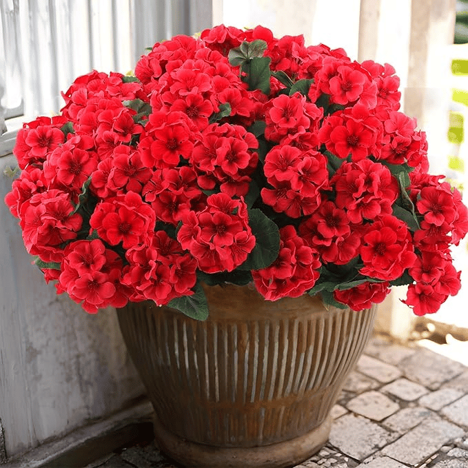 🌸 Lush, UV-Resistant Artificial Geraniums