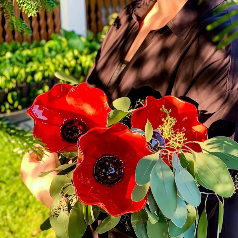 Handmade Metal Flower Garden Stake – Bird Bath & Outdoor Decor for Nature Lovers 🌸